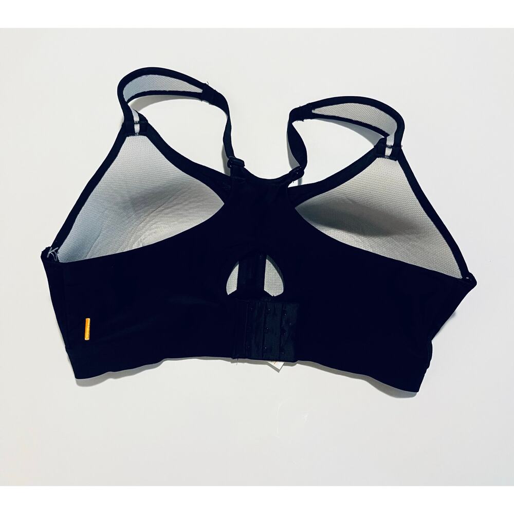 Lucy sports bra - Picture 2 of 3